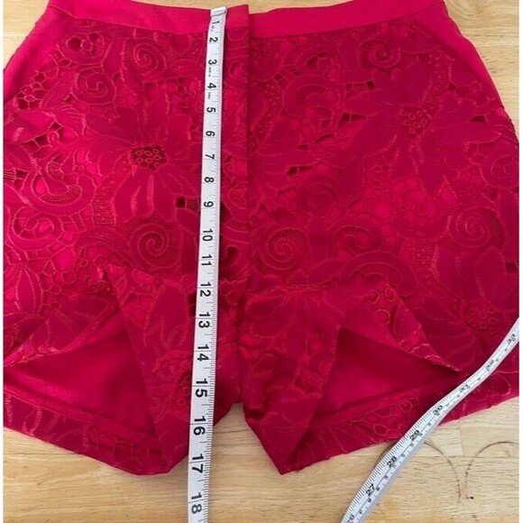 GUESS Marciano Shorts The Weekend Lace Applique Short Chenile Rose Red Classy 8 - Picture 7 of 14